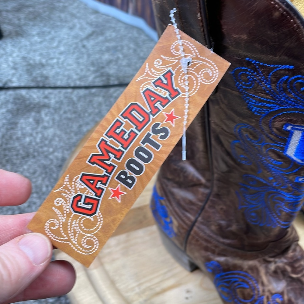 ⭐️NWT Kentucky Wildcats embroidered gameday woman’s distressed cowboy boots 11 - Picture 11 of 12